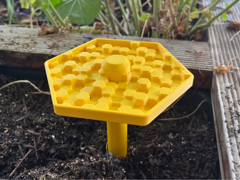 Bee Feeder / Waterer