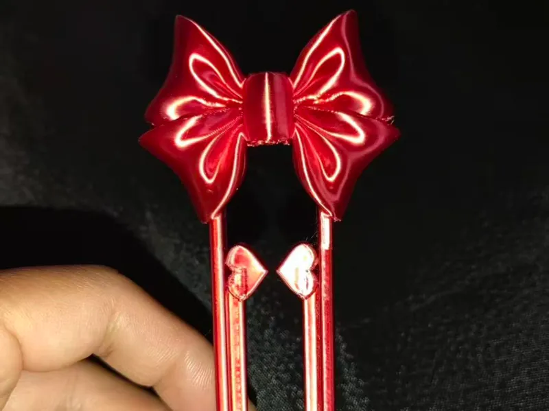 红色丝绸蝴蝶结豆笔