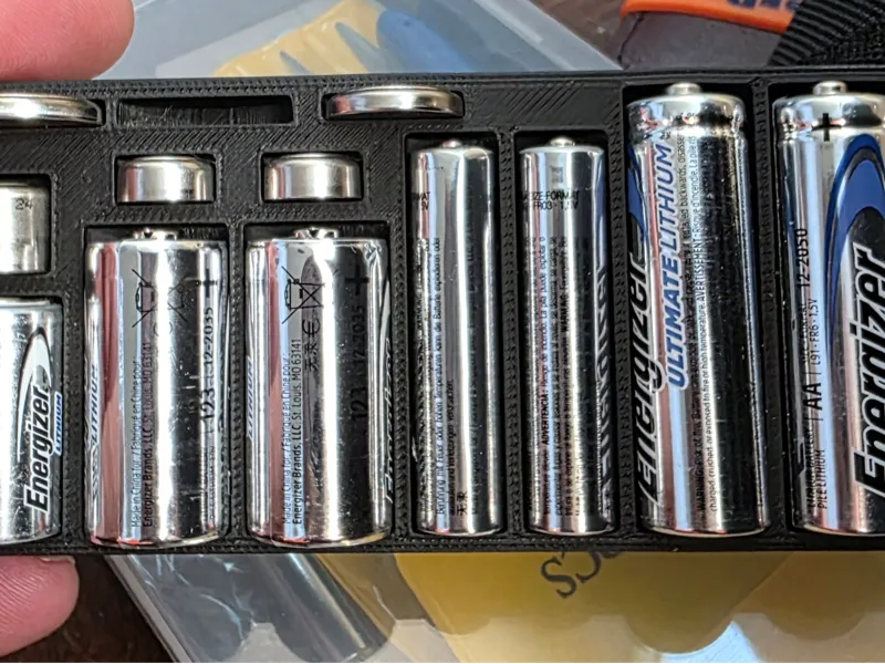Flat battery box for shooters