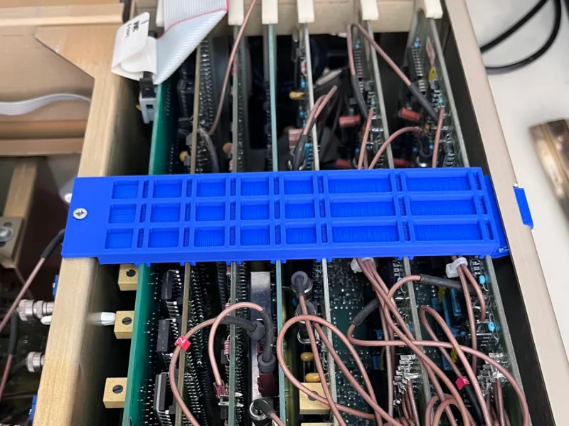 GOULD DSO 4070 locking bracket for pcb