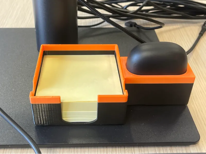 Lenovo Thinkvision  Post-it and Xiaomi buds 8 lite