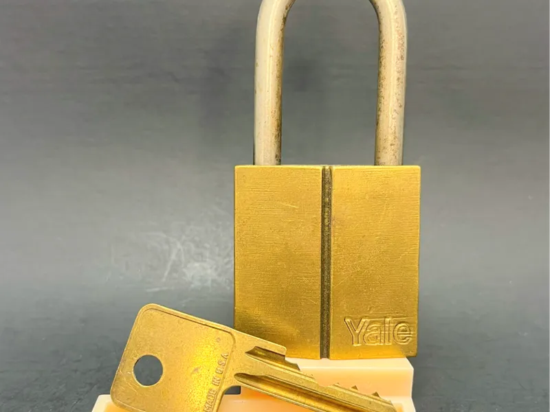 Padlock Display Stand - Medium Curved Body Locks