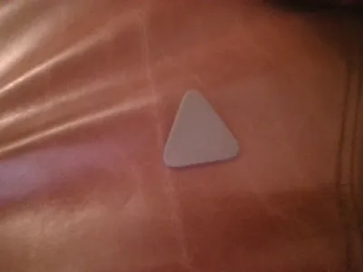 Comfortable guitar pick. thick for real playing
