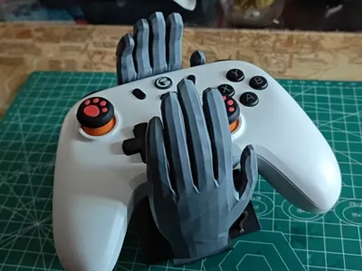 Hand-shaped Gamepad Holder
