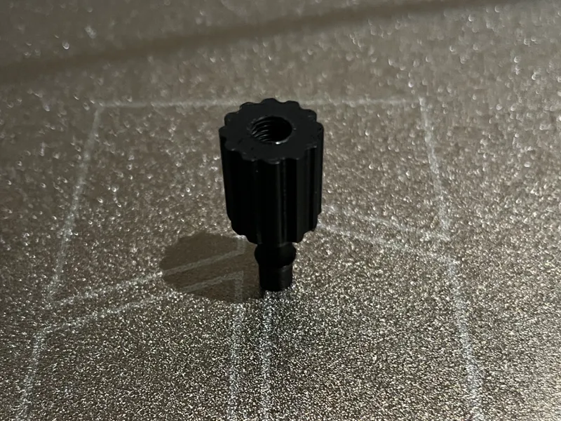 Tubeless sealent adapter