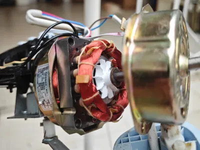 Electric Fan Motor Cooling and Positioning Fan Blade