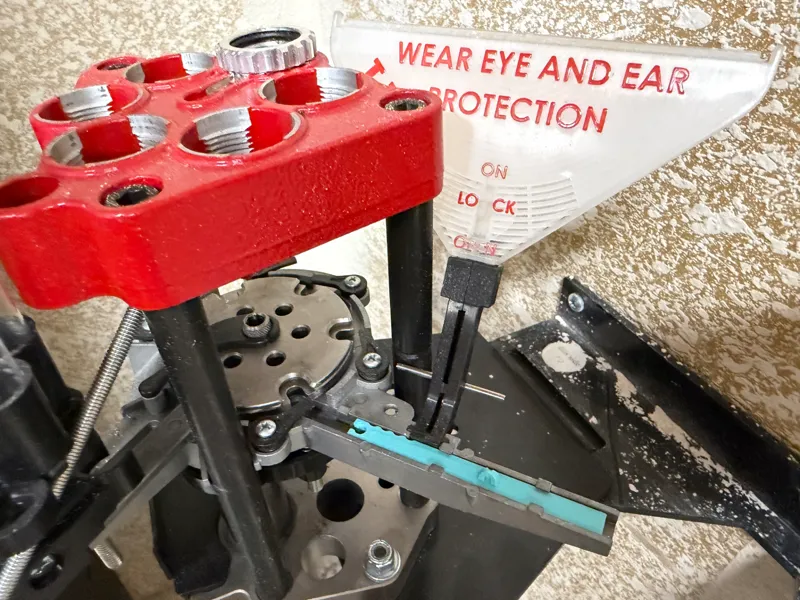 Lee Six Pack Pro - Primer Feeder Slider