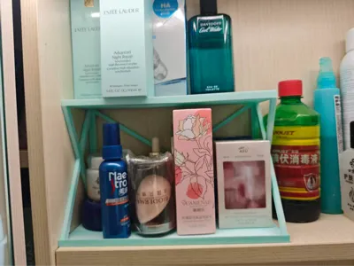 Narrow Cabinet Door Holder