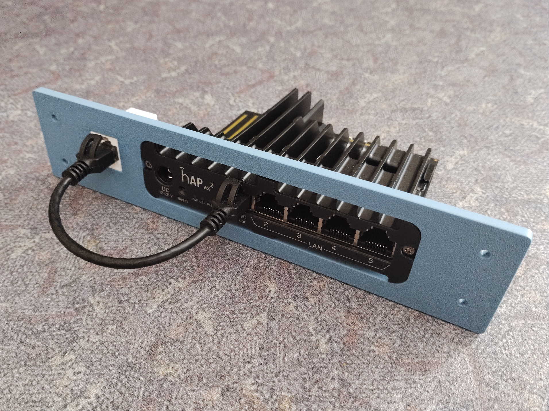 Microlab Mikrotik HAP ax2 1U panel