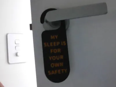 Doorhandle Sleep Sign
