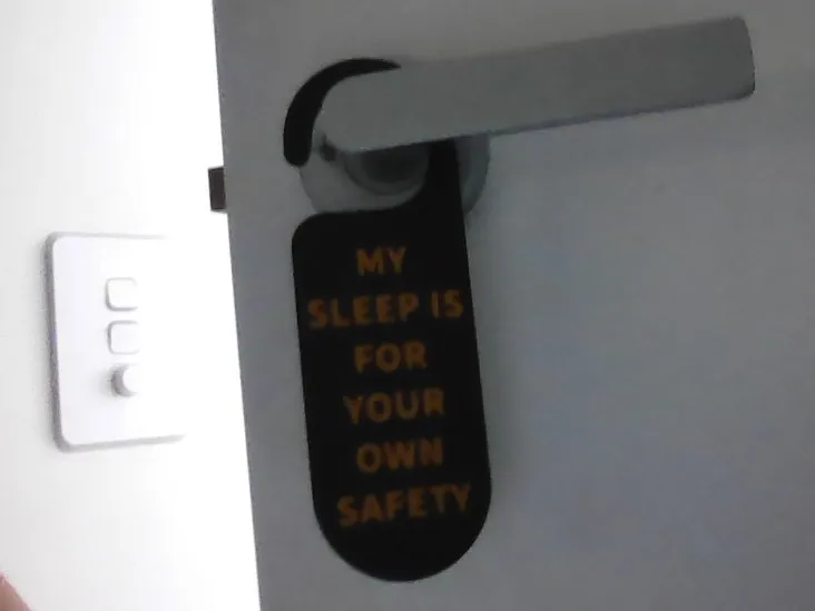 Doorhandle Sleep Sign