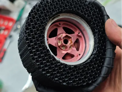 RC crawler tire liner open source version can pull a camping car