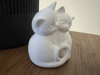 Kitty Hug-Zwei verliebte Kätzchen