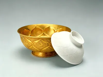 Tang Dynasty Mandarin Duck and Lotus Petal Pattern Gold Bowl