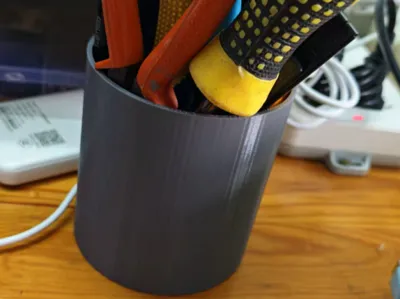 Simple Pen Holder