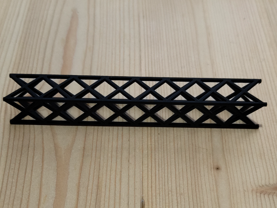 Truss (No supports needed) [8g Filiment]