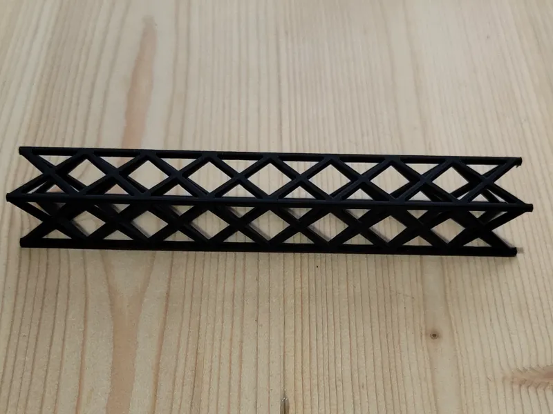 Truss (No supports needed) [8g Filiment]