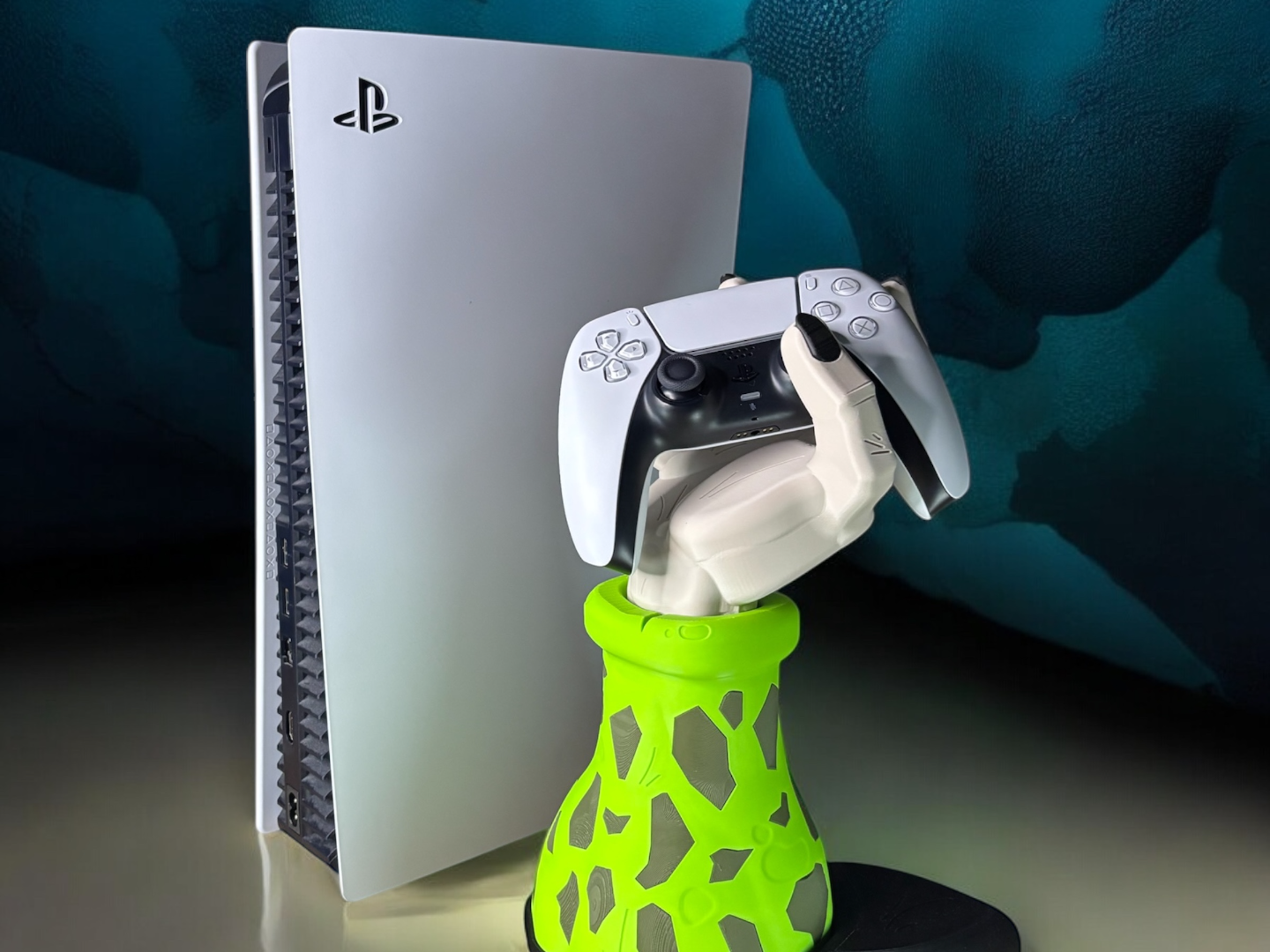 Universal Controller Stand - Inspired by Cell