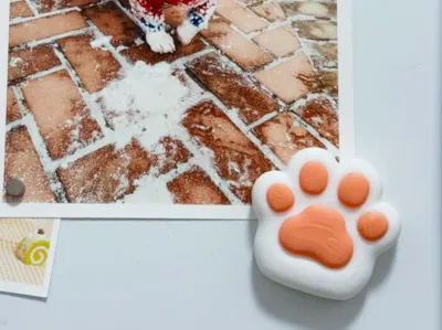Round Paw Print Minimalist Magnetic Fridge Magnet