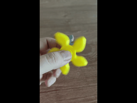 花瓣指尖陀螺