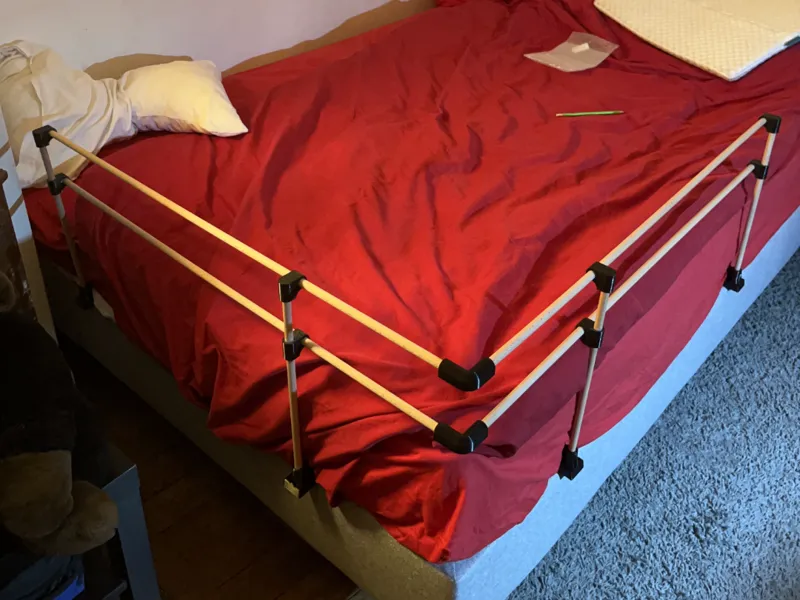 Bed Fence for Old Doggo / Else