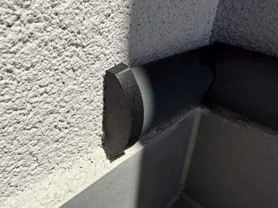 Plug for the cable strip