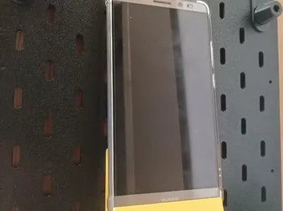 Phone Holder V2 compatible with 3mm IKEA Skadis pegboard