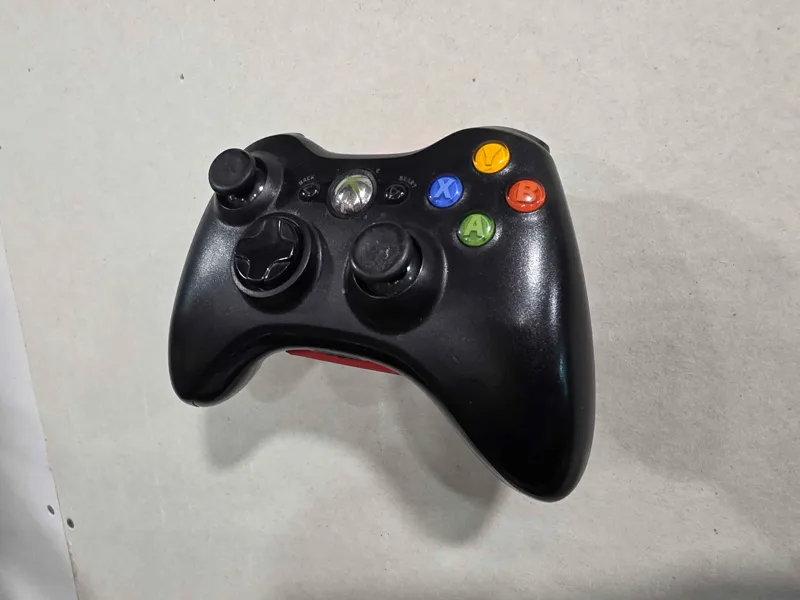 Simple Xbox 360 Controller Wall Mount