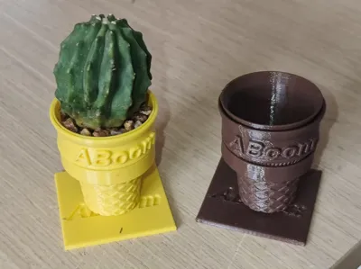 1:1 replica of McDonald's classic sundae flower pot, includes drainage liner and stand