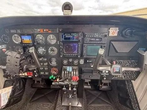 piper aircraft cockpit