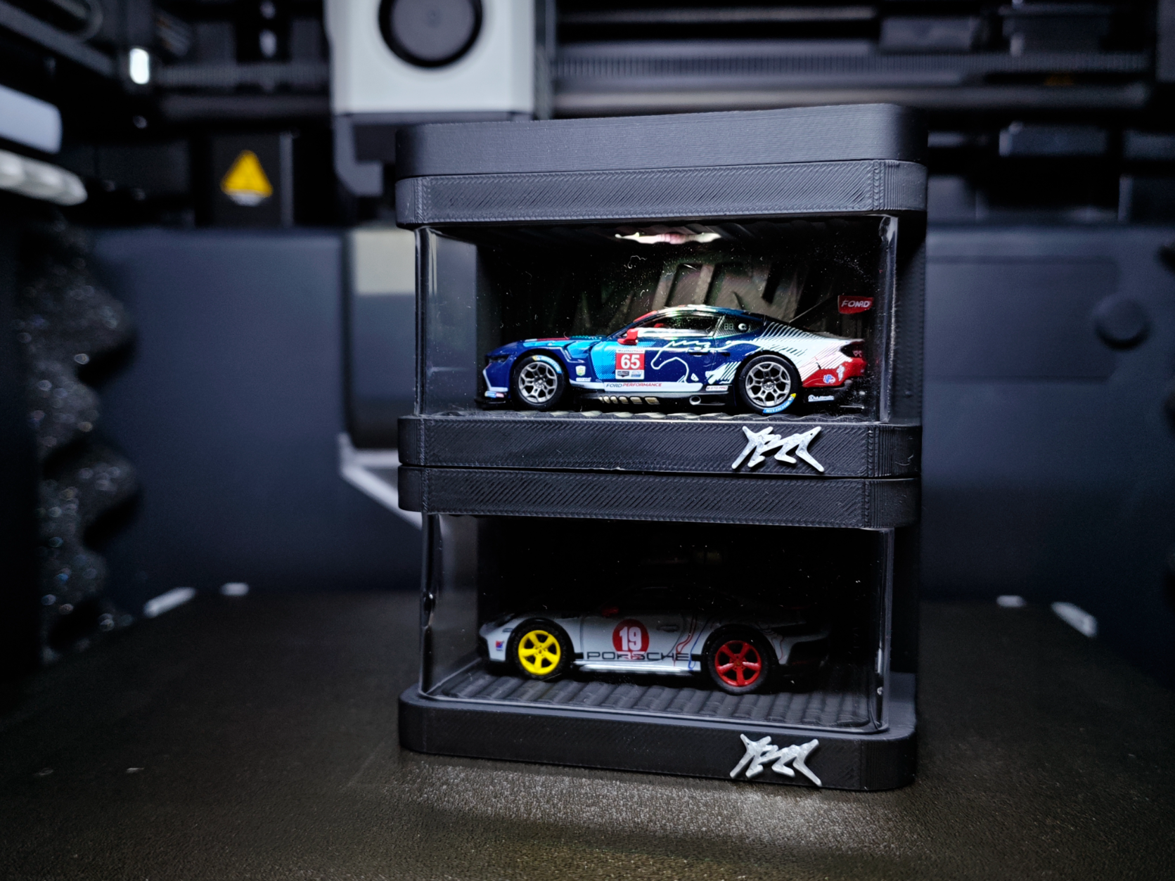 1：64比例小车展示盒优化版MINIGTLOGO款