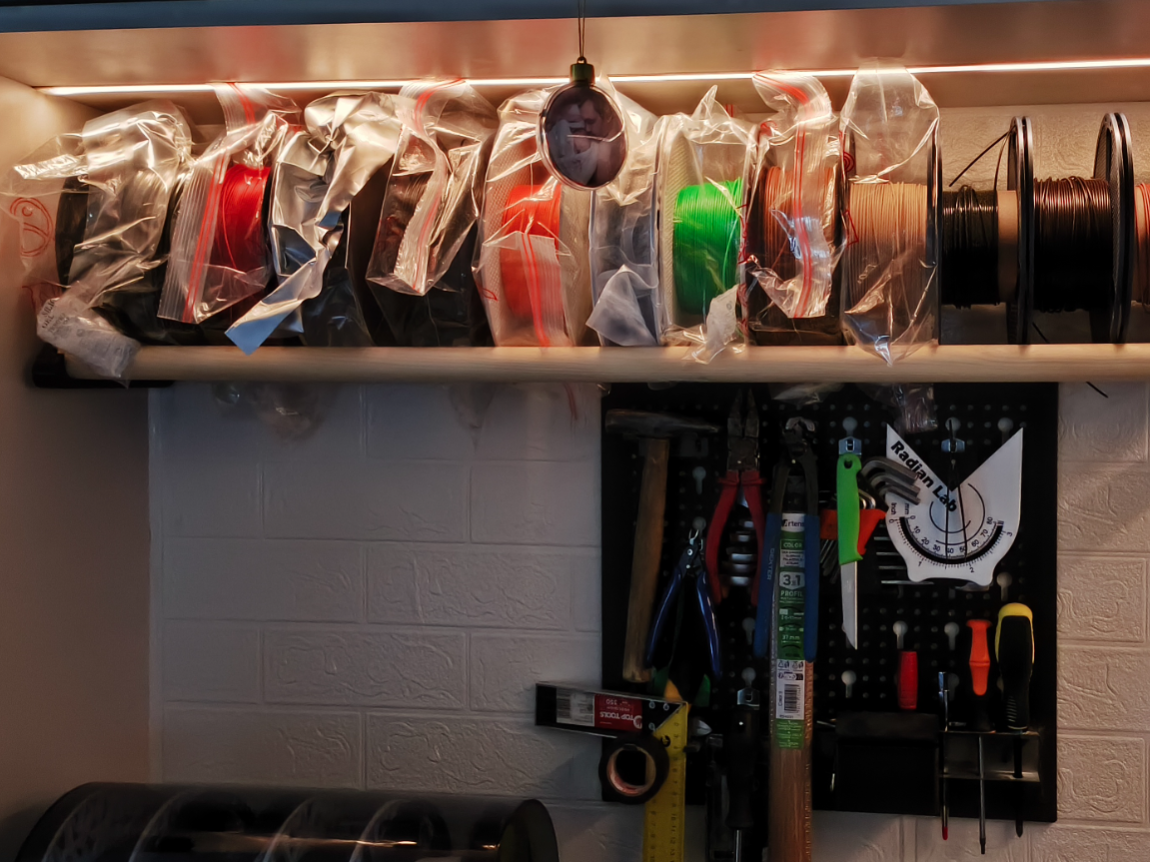 Filament brackets