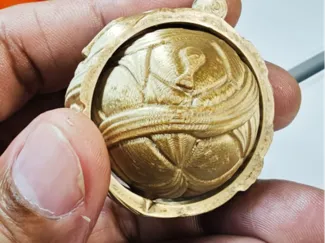 BOLA DOURADA SEM FRESCURA