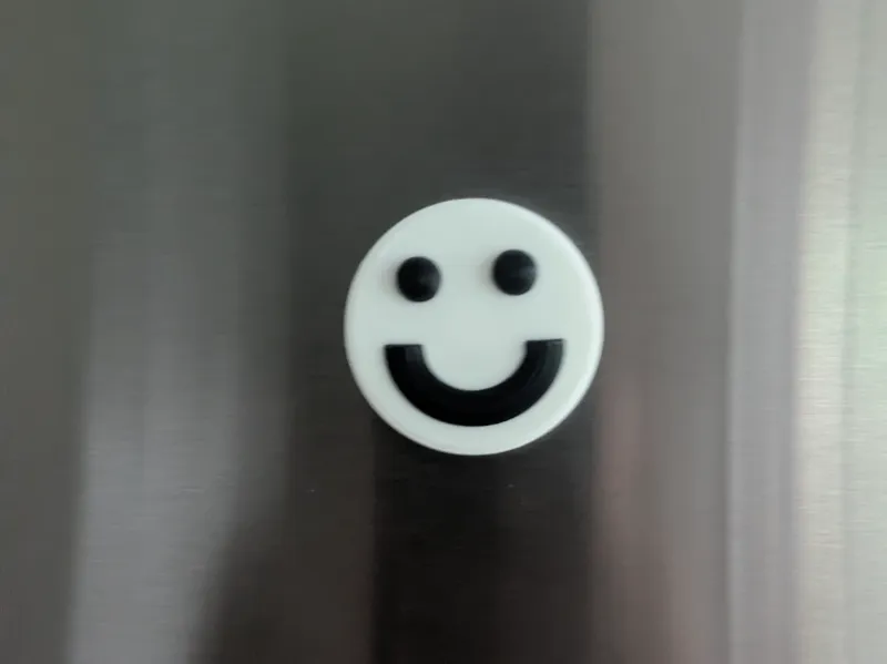 smiley face magnet 3x5