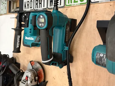 Makita MP100D Compressor 12v / 10v Mounting System