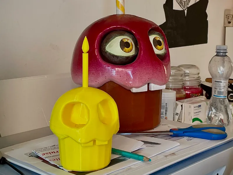 Fnaf Cupcake - (Removable Top & Flame)
