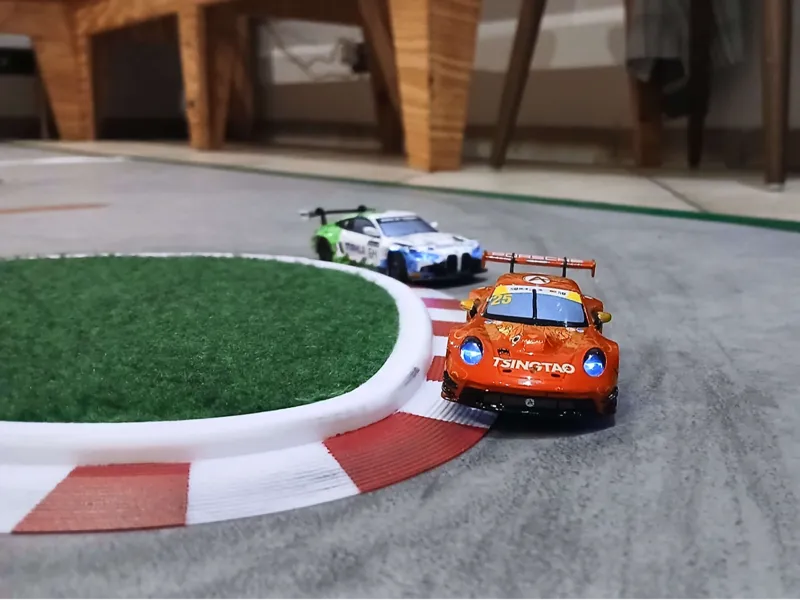 Carrera Hybrid - Curb
