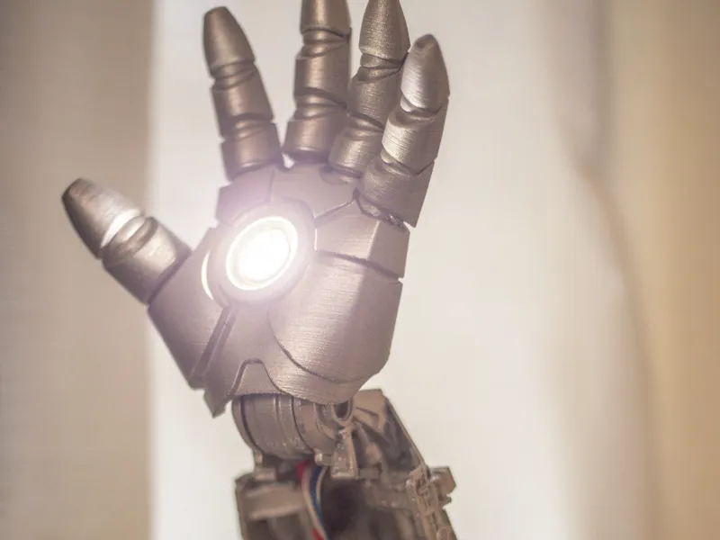 Arc Reactor Iron Man Hand Lamp – MK I Collector 