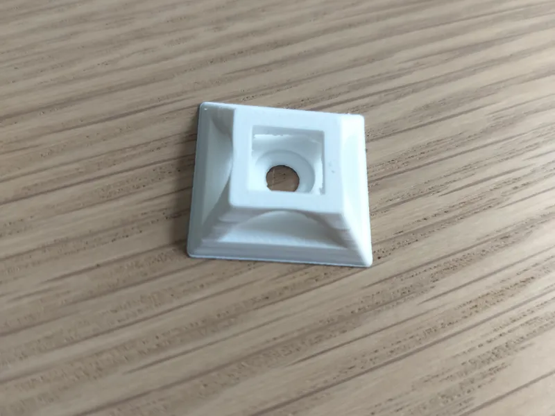 ziptieholdes