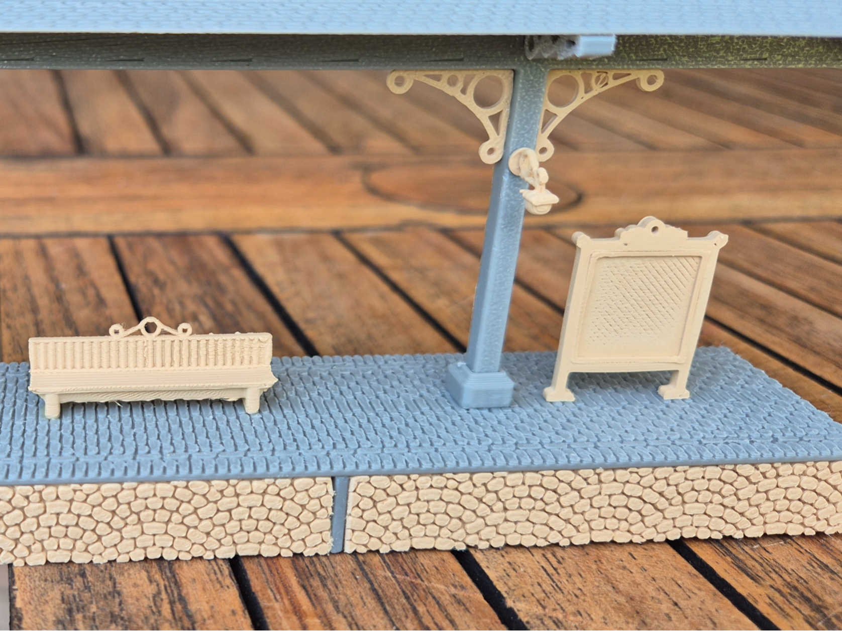 H0 vintage bench and billboard
