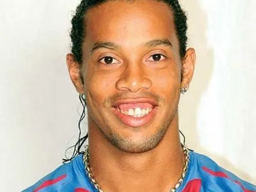 Ronaldinho Half Model 