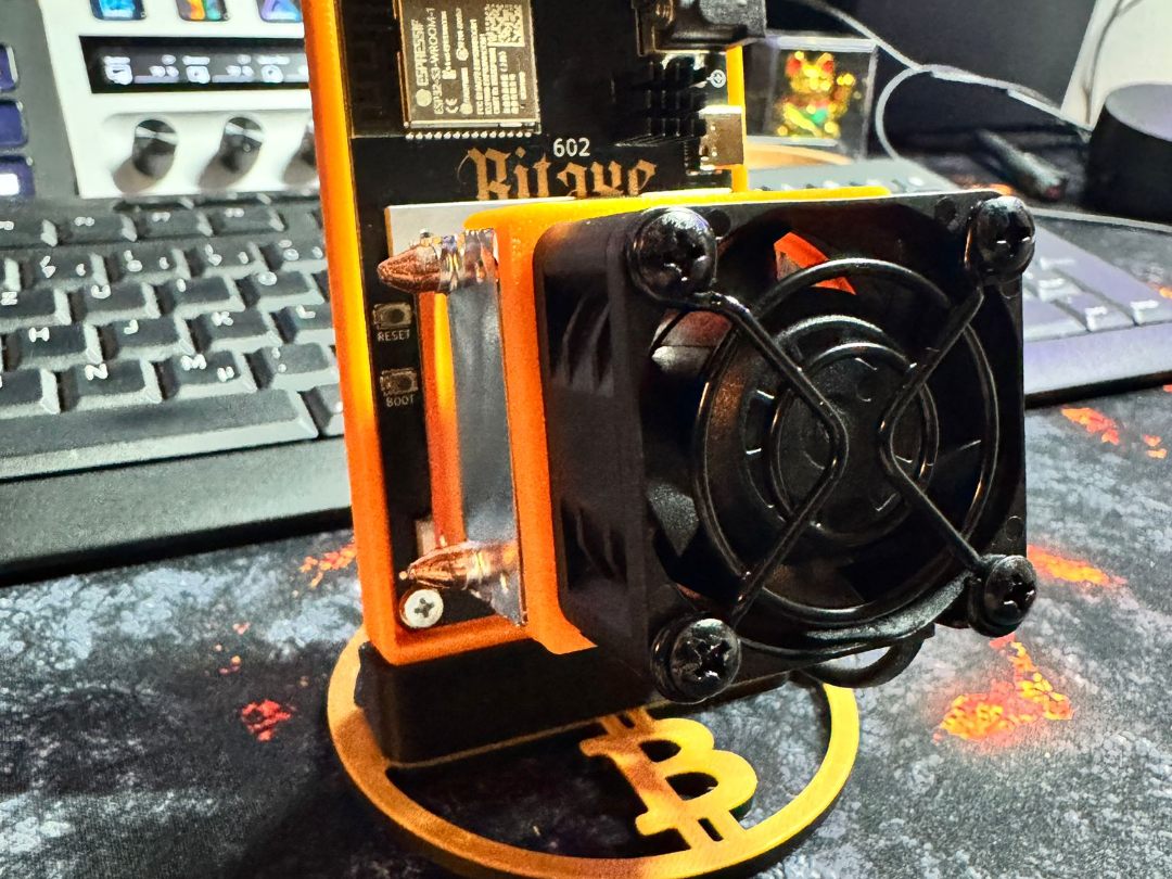 Bitaxe Gamma 602 – Fan Shroud / Fan Mount
