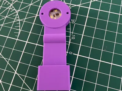 Self-resetting Luminous Target