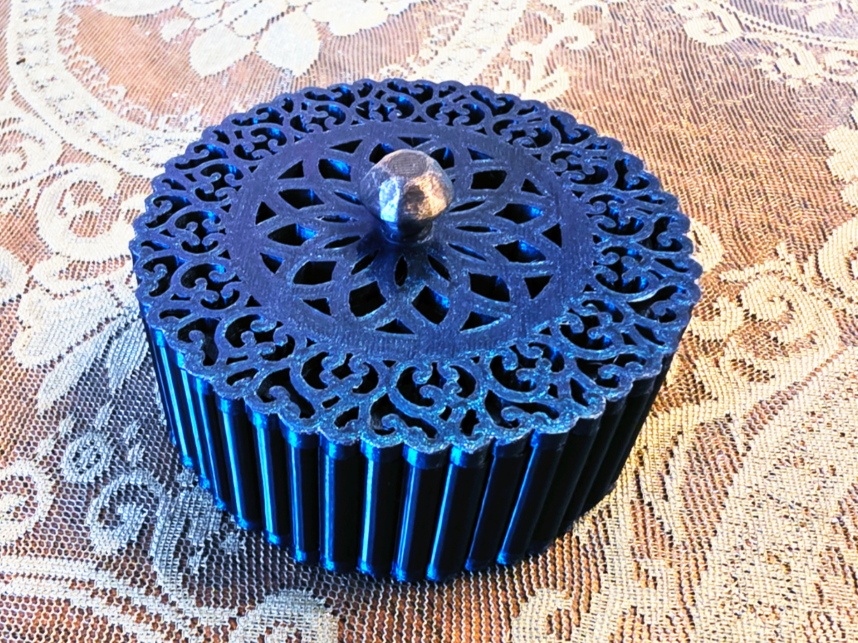 Mandala filigree-design jewelry box