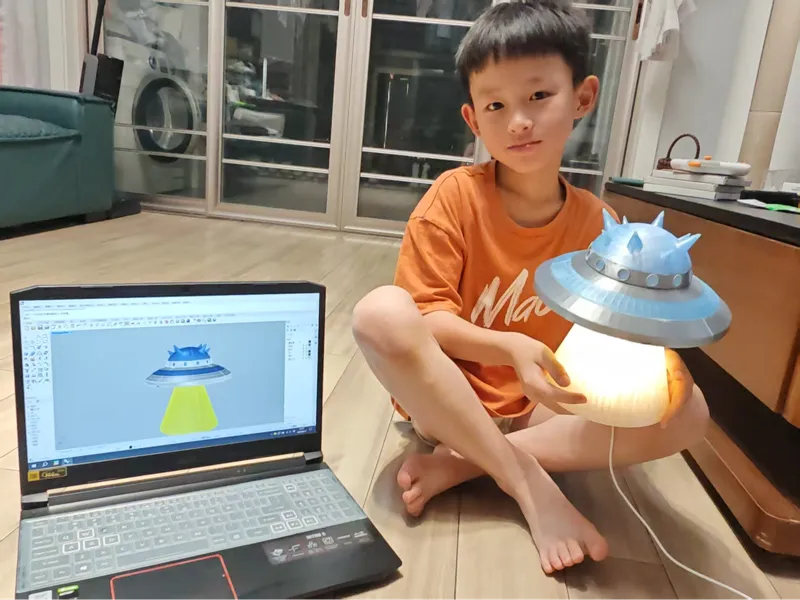 飞碟小夜灯  兼容拓竹001套件  8岁小孩第一个作品