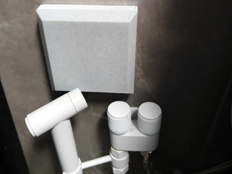 86开关挡水盖板