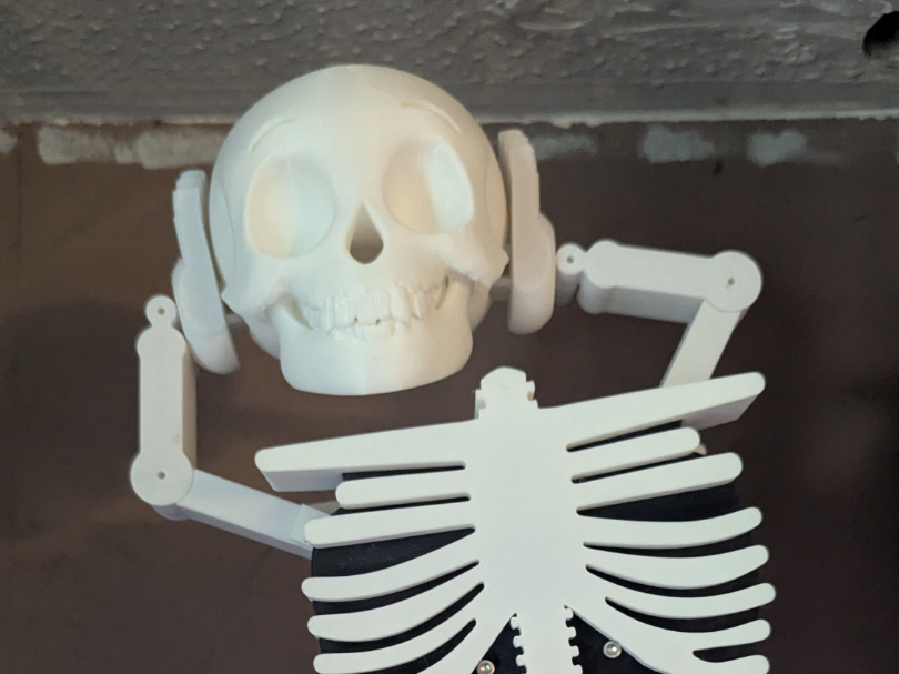 motorized moving skeleton 15in