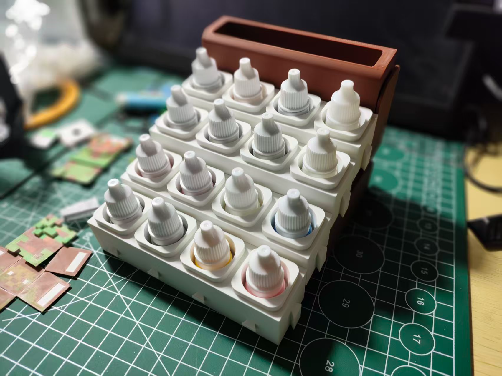 可变形可扩展水性漆收纳盒