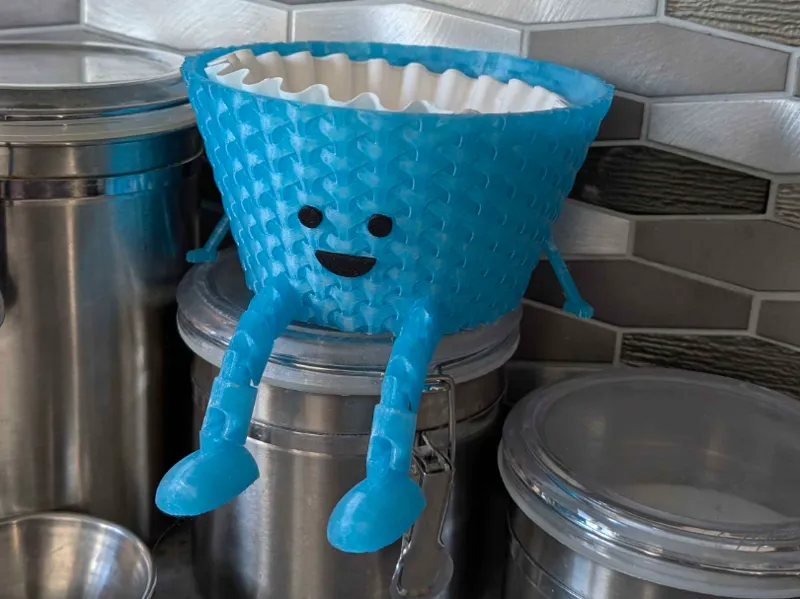 Coffee filter holder with legs