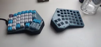 Tilted Redox case for Micro and USBC